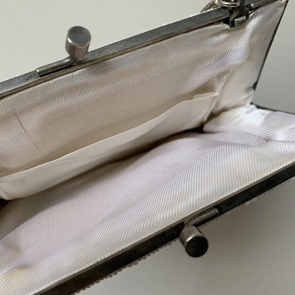 022 - Original Vintage 50s 60s Heavily Beaded Bag 
Snake chain handle - Picture 9 of 15